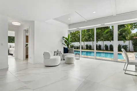 902 Sw 27th Place Boynton Beach FL 33435