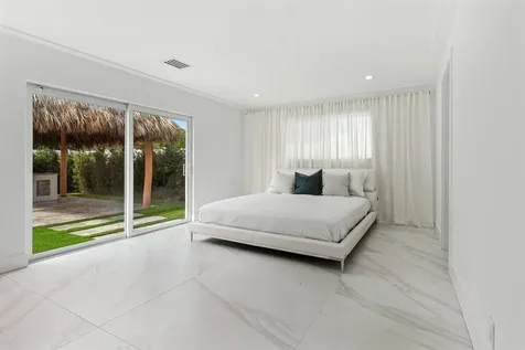 902 Sw 27th Place Boynton Beach FL 33435