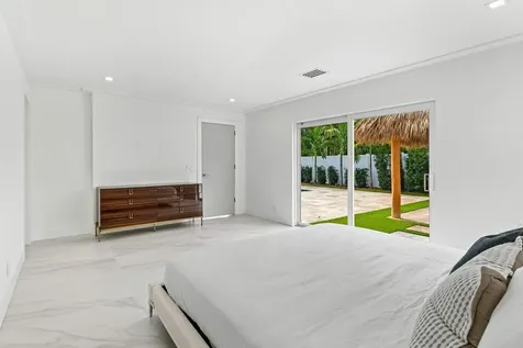 902 Sw 27th Place Boynton Beach FL 33435