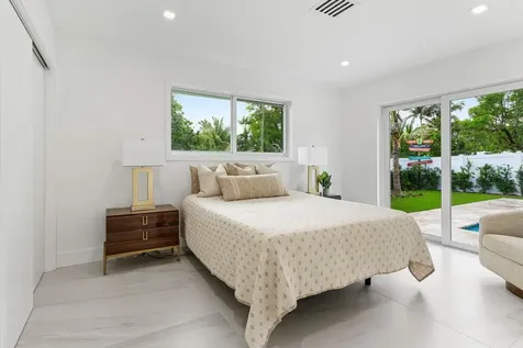 902 Sw 27th Place Boynton Beach FL 33435