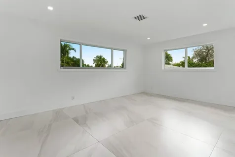 902 Sw 27th Place Boynton Beach FL 33435