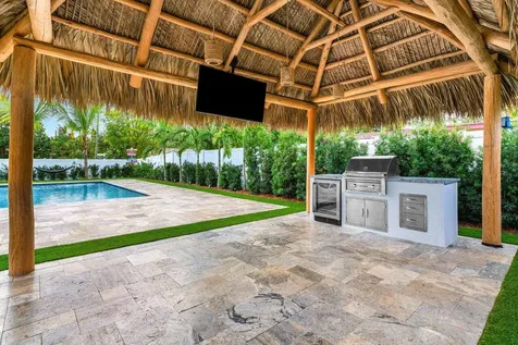 902 Sw 27th Place Boynton Beach FL 33435