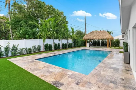 902 Sw 27th Place Boynton Beach FL 33435