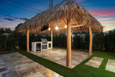 902 Sw 27th Place Boynton Beach FL 33435