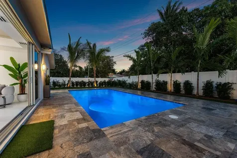 902 Sw 27th Place Boynton Beach FL 33435