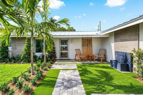 902 Sw 27th Place Boynton Beach FL 33435
