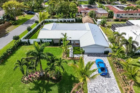 902 Sw 27th Place Boynton Beach FL 33435