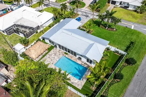 902 Sw 27th Place Boynton Beach FL 33435