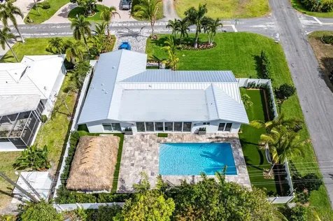 902 Sw 27th Place Boynton Beach FL 33435