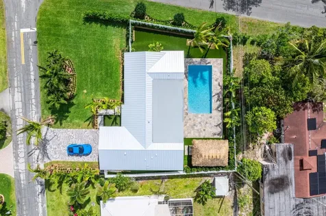 902 Sw 27th Place Boynton Beach FL 33435