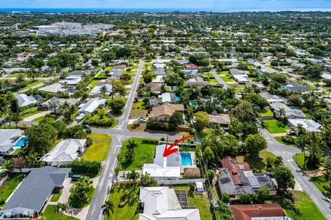 902 Sw 27th Place Boynton Beach FL 33435