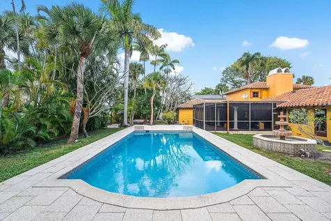 334 Palm Trail Delray Beach FL 33483