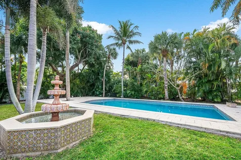 334 Palm Trail Delray Beach FL 33483