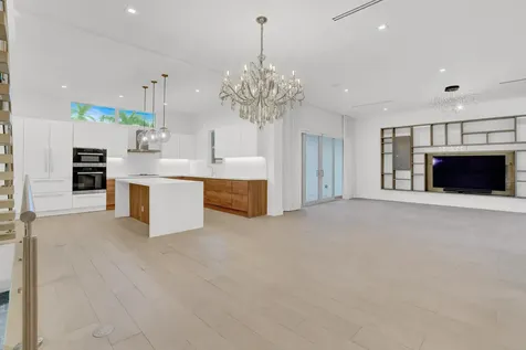 12 Se 10th Avenue Fort Lauderdale FL 33301