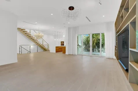 12 Se 10th Avenue Fort Lauderdale FL 33301