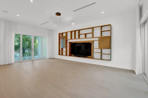 12 Se 10th Avenue Fort Lauderdale FL 33301