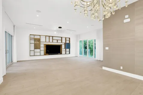12 Se 10th Avenue Fort Lauderdale FL 33301