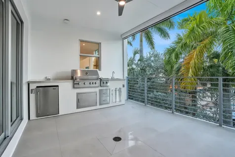 12 Se 10th Avenue Fort Lauderdale FL 33301