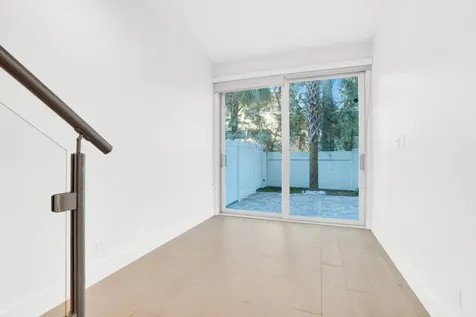12 Se 10th Avenue Fort Lauderdale FL 33301