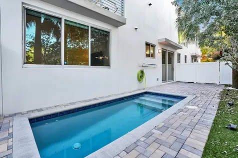 12 Se 10th Avenue Fort Lauderdale FL 33301