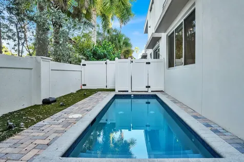 12 Se 10th Avenue Fort Lauderdale FL 33301