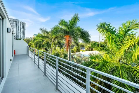 12 Se 10th Avenue Fort Lauderdale FL 33301