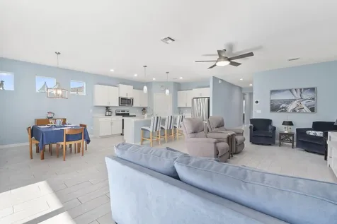 2780 Ne Breezeway Circle Jensen Beach FL 34957