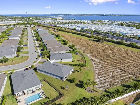 2780 Ne Breezeway Circle Jensen Beach FL 34957
