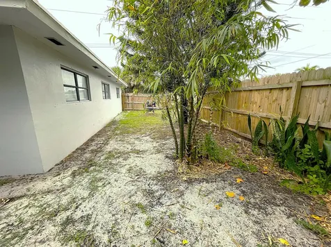 602 Nw 2nd Street Delray Beach FL 33444