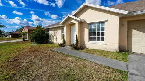 773 Se Atlantus Avenue Port Saint Lucie FL 34983