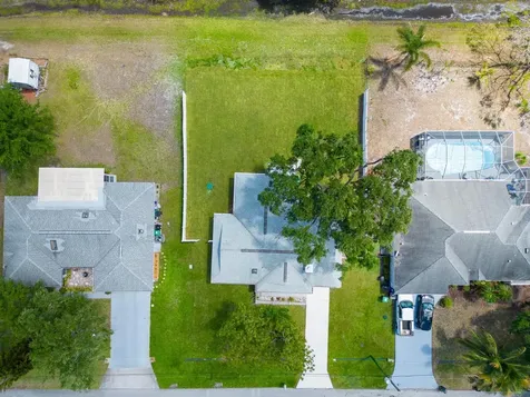 2441 Se Avalon Road Port Saint Lucie FL 34952