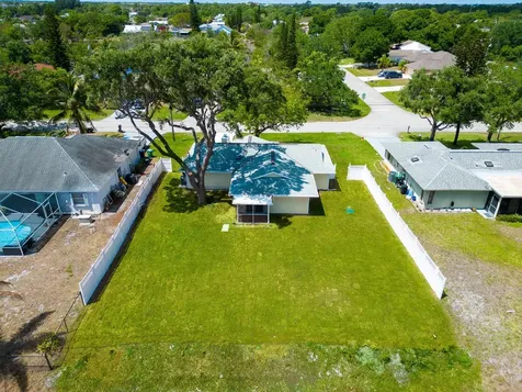 2441 Se Avalon Road Port Saint Lucie FL 34952