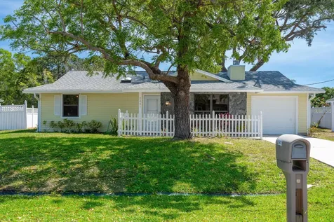2441 Se Avalon Road Port Saint Lucie FL 34952