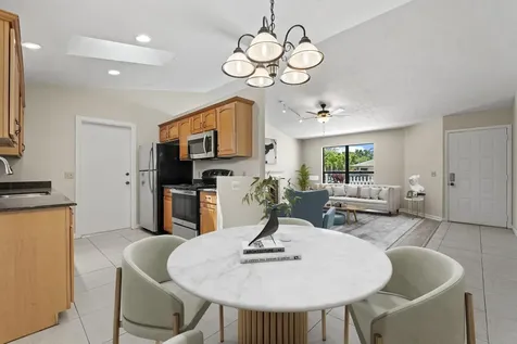 2441 Se Avalon Road Port Saint Lucie FL 34952