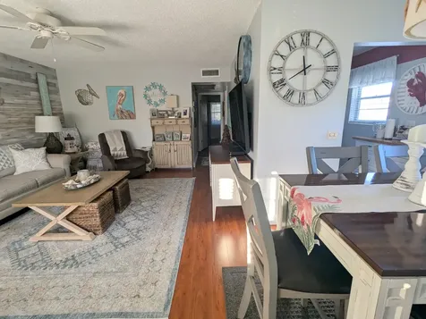 172 Berkshire H West Palm Beach FL 33417