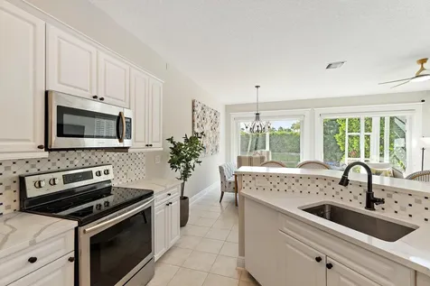 402 Resort Lane Palm Beach Gardens FL 33418