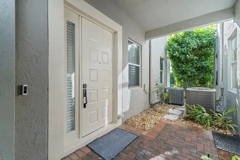 402 Resort Lane Palm Beach Gardens FL 33418