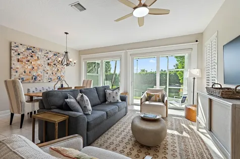 402 Resort Lane Palm Beach Gardens FL 33418
