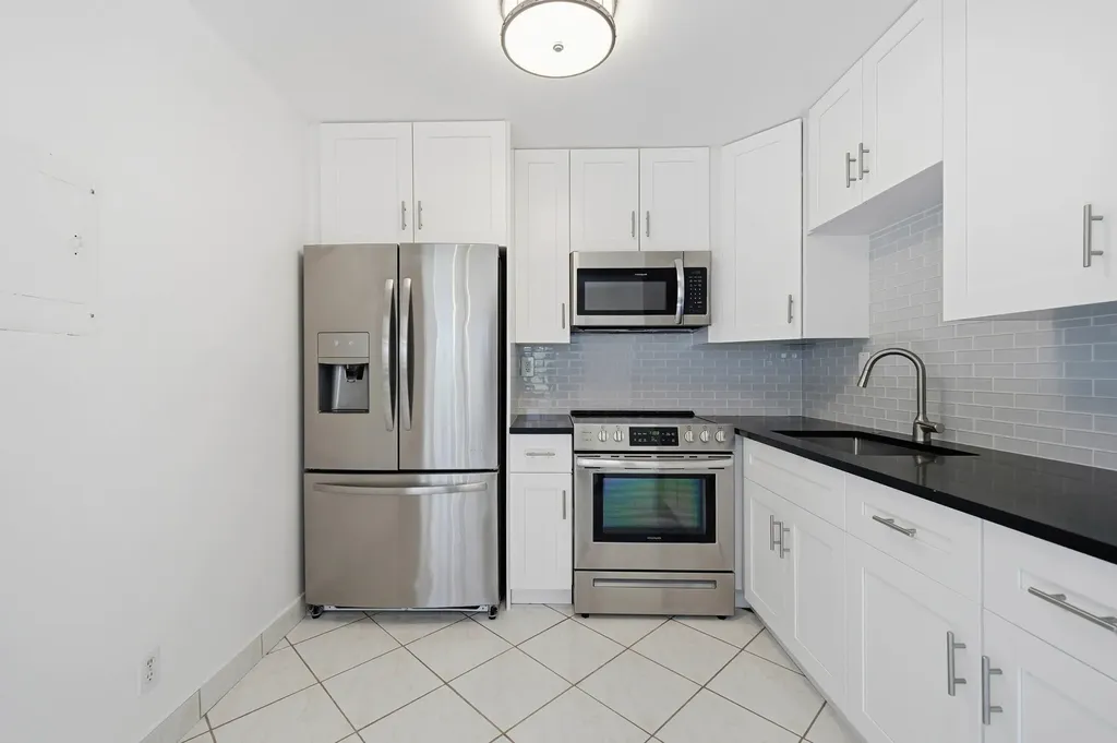 249 Burgundy F Delray Beach FL 33484