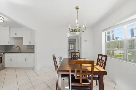 249 Burgundy F Delray Beach FL 33484