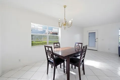 249 Burgundy F Delray Beach FL 33484