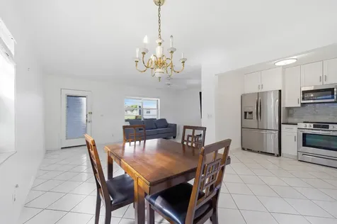 249 Burgundy F Delray Beach FL 33484