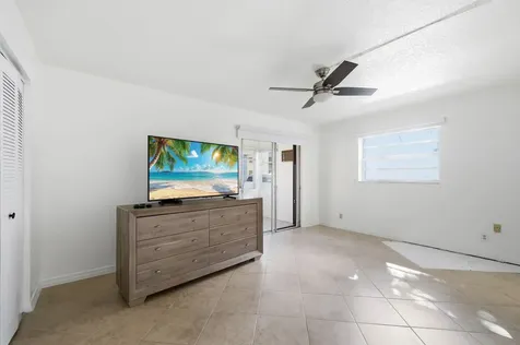 249 Burgundy F Delray Beach FL 33484