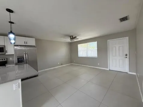 905 9th Street West Palm Beach FL 33401