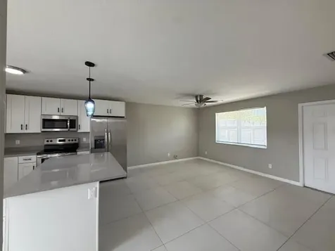 905 9th Street West Palm Beach FL 33401