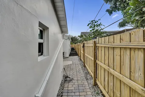 601 N 13th Avenue Lake Worth Beach FL 33460