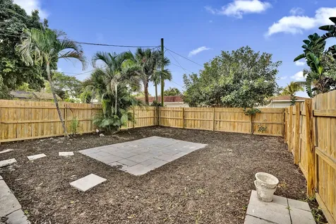 601 N 13th Avenue Lake Worth Beach FL 33460