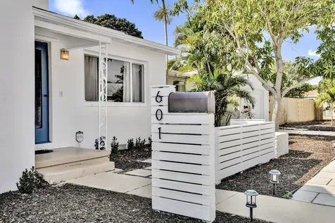 601 N 13th Avenue Lake Worth Beach FL 33460
