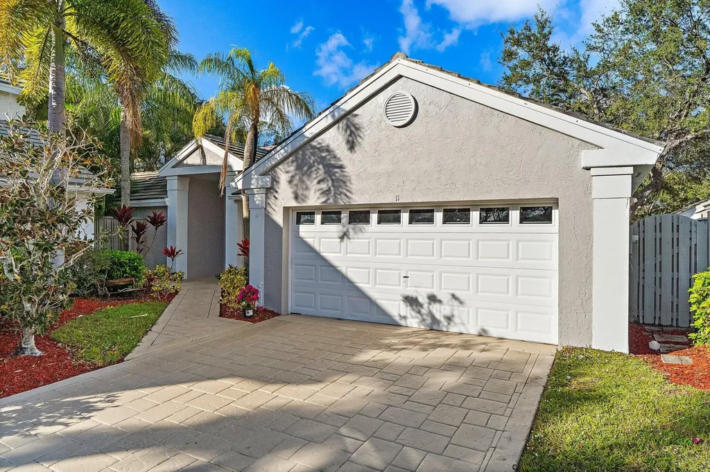 11 Admirals Court Palm Beach Gardens FL 33418