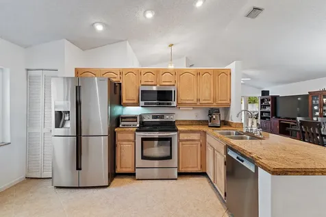 11 Admirals Court Palm Beach Gardens FL 33418